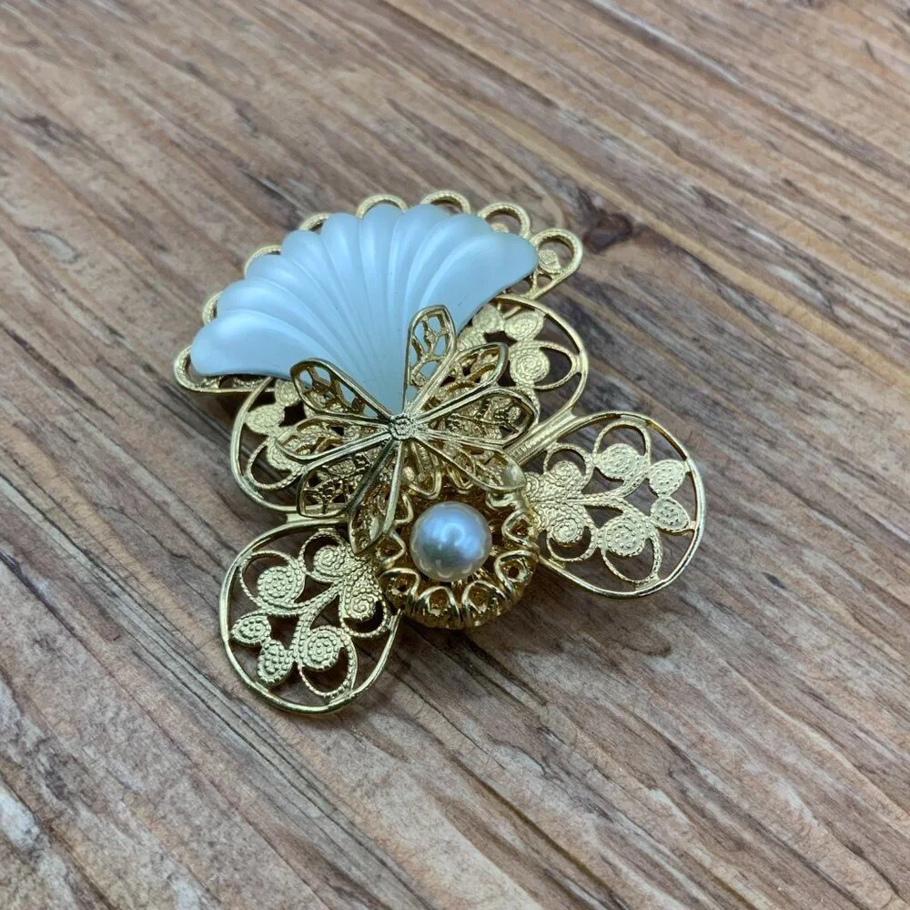 Jane AOL Vintage 1998 Gold Plated Filagree Faux Pearl Brooch Pin